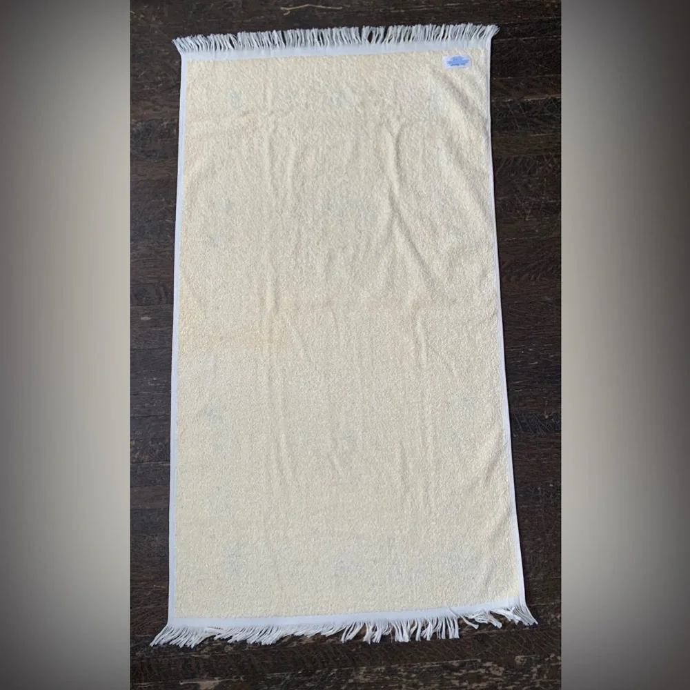 Vtg Lady Pepperell Flower Basket Floral Bath Towel 70s Grannycore Fringe